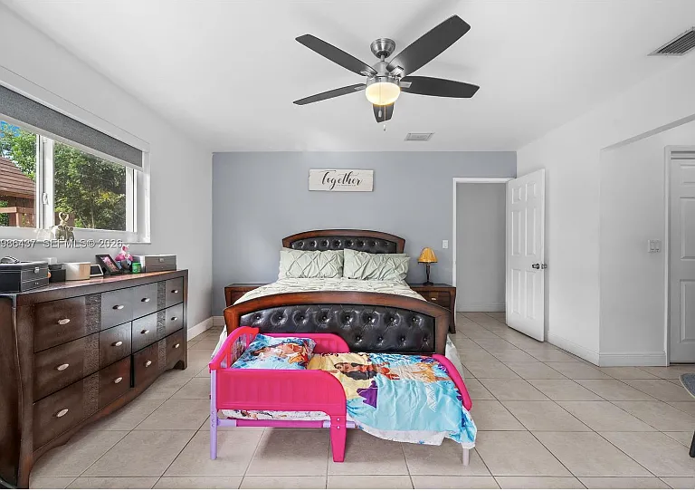 4306 Johnson St — Photo 16