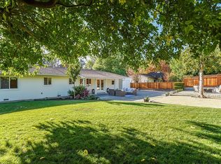 215 Ivy Dr, Orinda, CA 94563