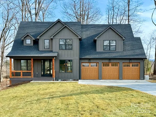 375 Mavrick Dr, Mills River, NC 28759