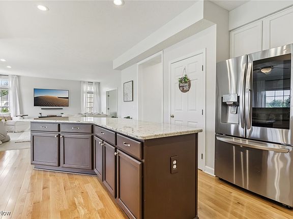 5th image of 2720 Woodfield Ct