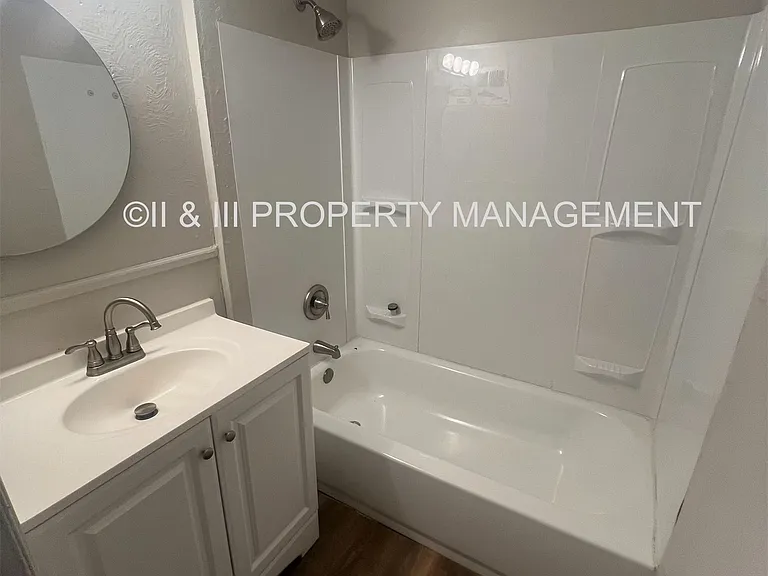 215-217 W 37th St #213G — Photo 8