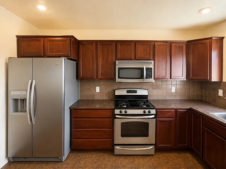 1703 W Tree Ln — Photo 7