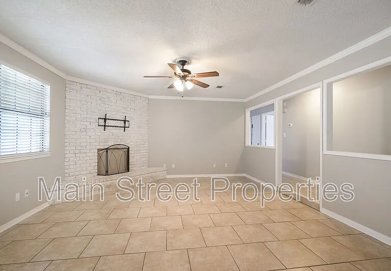 587 Bobwhite Dr — Photo 2