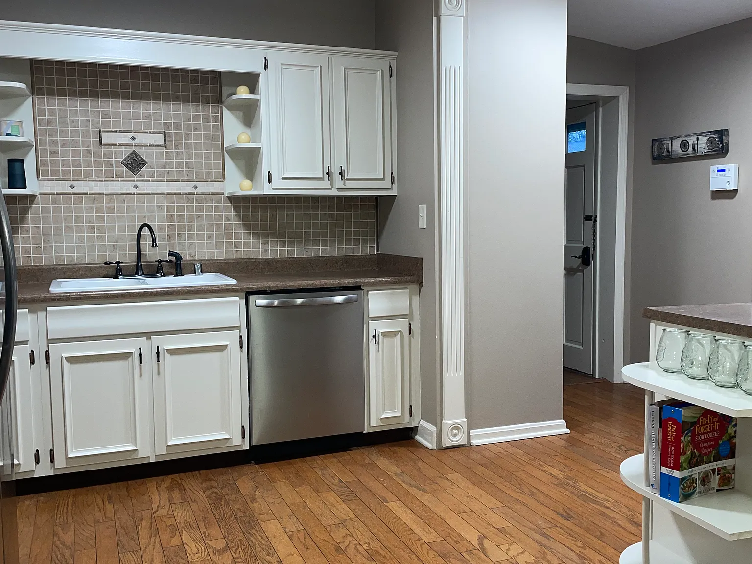 4 bed, 2.5 bath, 3679 sqft, $4,500 — Photo 4