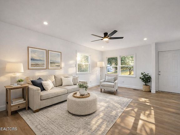 5th image of 2913 Sunset Ave