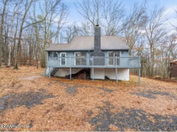 5175 Woodbridge Dr E, Bushkill, PA 18324