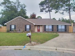 705 Woods Ct, Hinesville, GA 31313