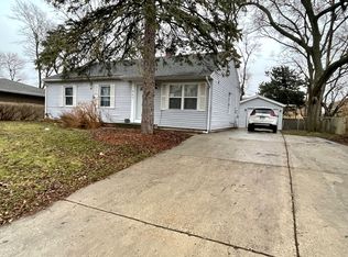 947 E Lilac Dr, Palatine, IL 60074