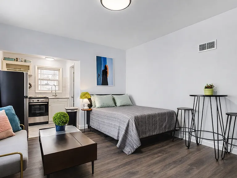 2104 Harriet Ave #201 — Photo 9