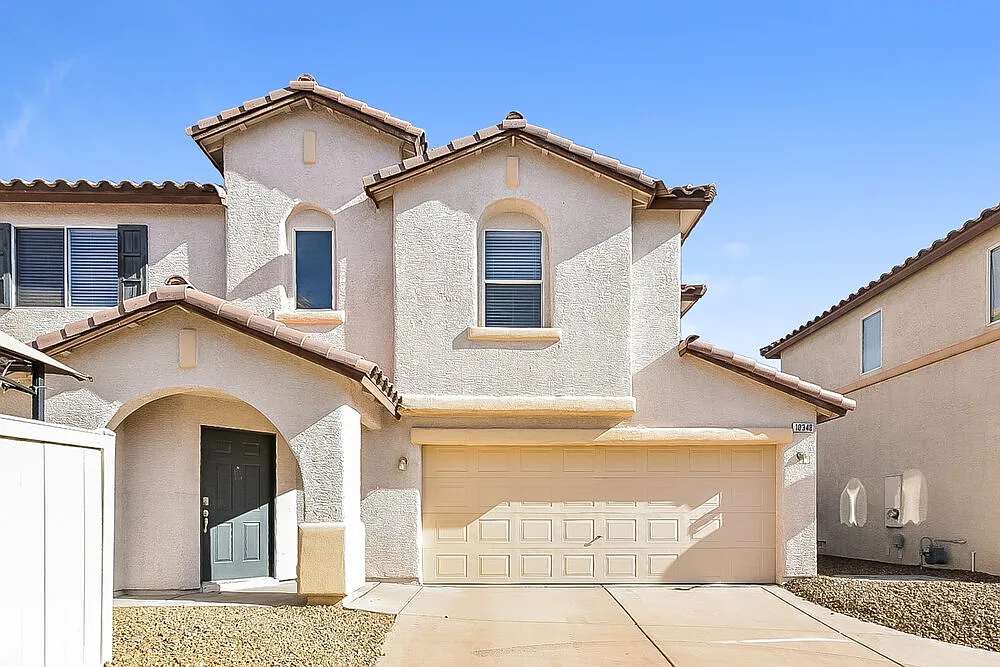3 bed, 2.5 bath, 1358 sqft, $2,035 — Photo 1