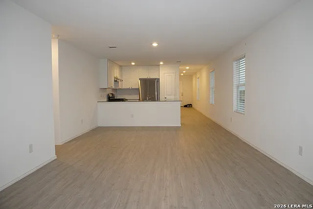 3 bed, 2.0 bath, 1450 sqft, $1,500 — Photo 4