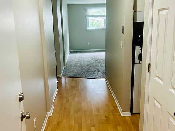 4th image of 629 S Batavia Ave APT 1