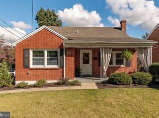 1001 Orchard St, Akron, PA