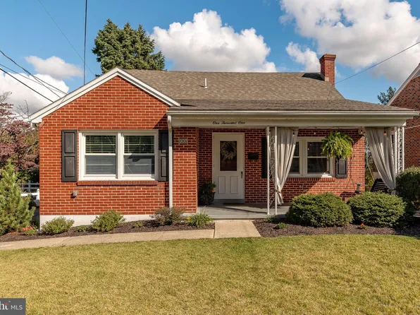 1001 Orchard St, Akron, PA 17501
