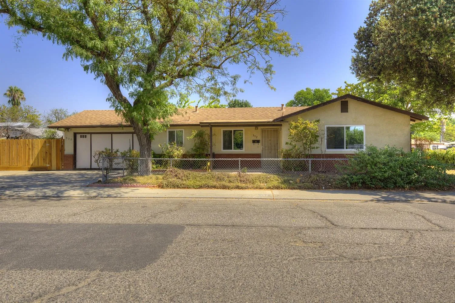 332 Shannon Dr photo 1