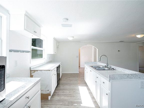 5th image of 1800 NE 95th St