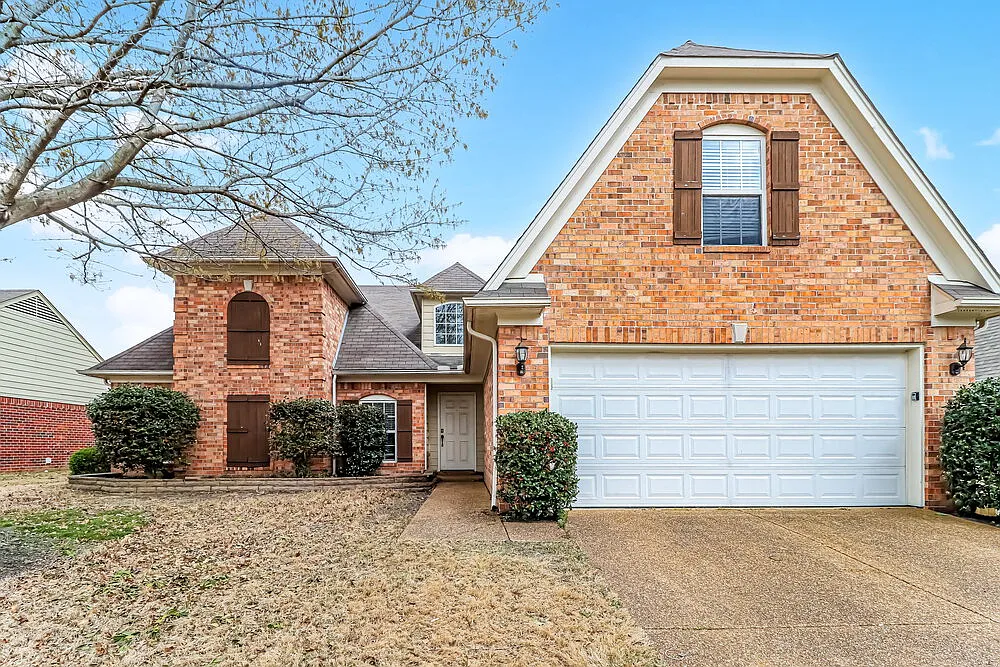 3 bed, 2.0 bath, 2195 sqft, $2,160 — Photo 1