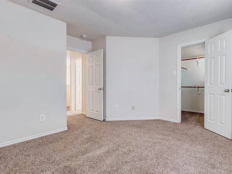 13106 Peppergate Ln — Photo 10