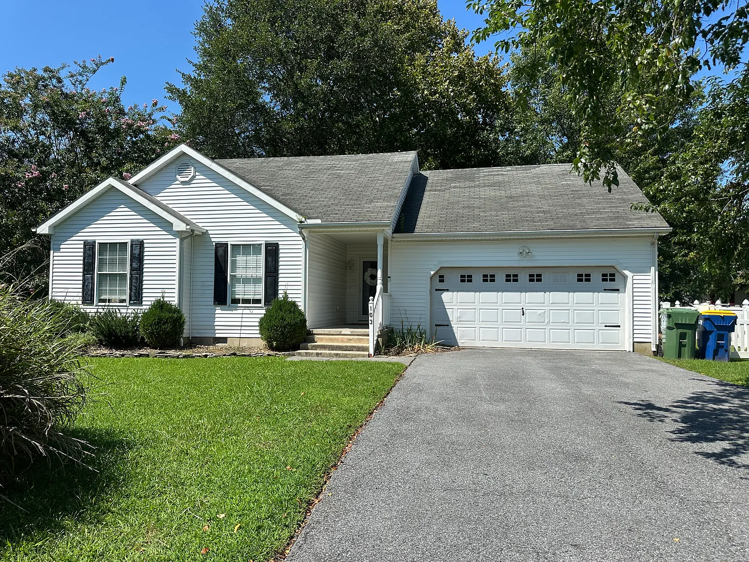 3 bed, 1101 sqft, $2,600 — Photo 1