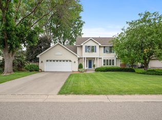 1323 Woodcrest Ave, Shoreview, MN 55126