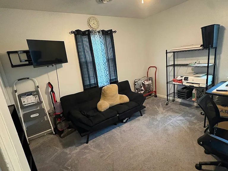 4713 Craddock Ave — Photo 9