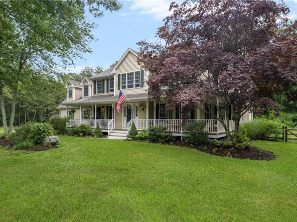 77 Mockingbird Ln, South Kingstown, RI 02879