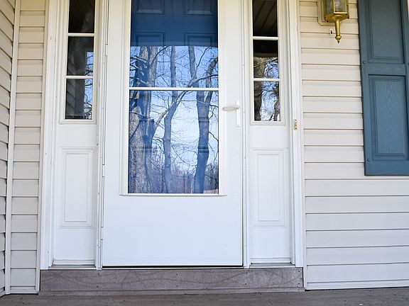 4th image of 204 Woodland Dr