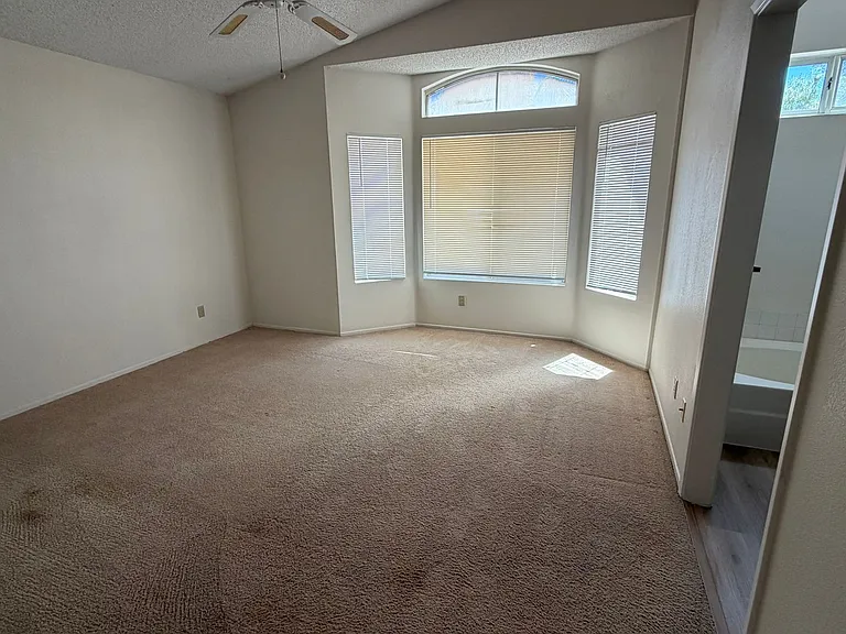 1328 Maplegrove Cir — Photo 15