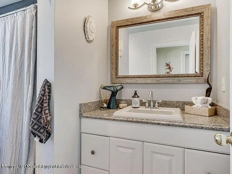 2023 Bay Blvd — Photo 6