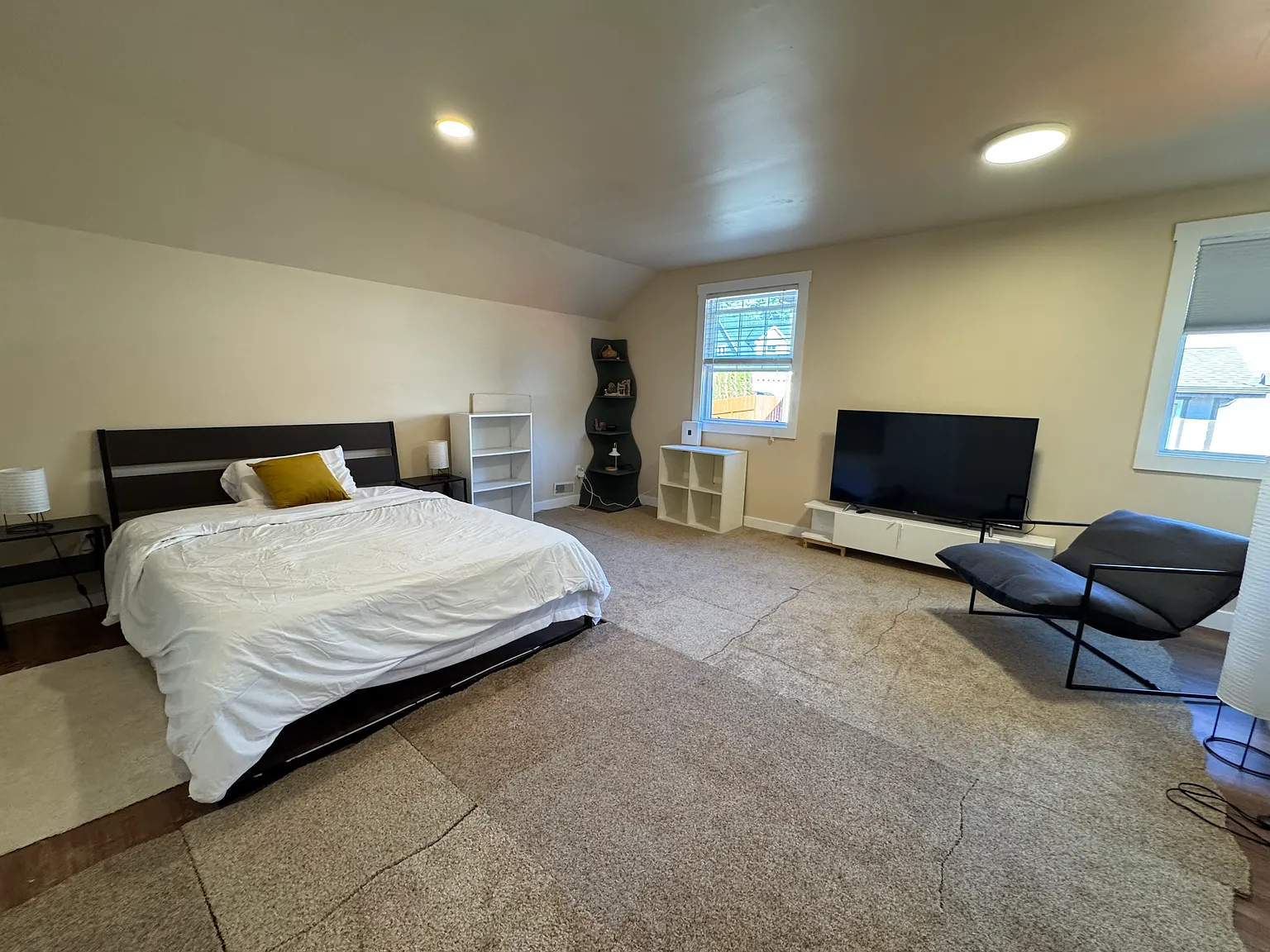 N 27th Pl, Renton — Photo 1