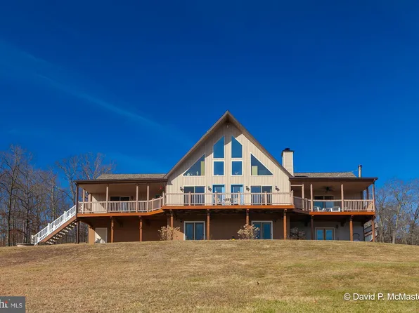 18092 Cacapon Rd, Great Cacapon, WV 25422