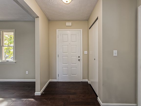 3rd image of 6432 Silverleaf Ave