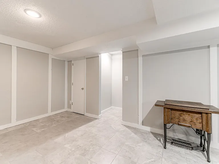 8040 Halsey St — Photo 19