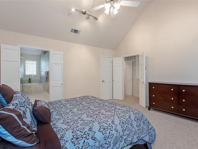 5735 Richmond Ave #B — Photo 15