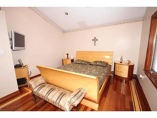 Sold by Bergen Basin Real Estate | media 22