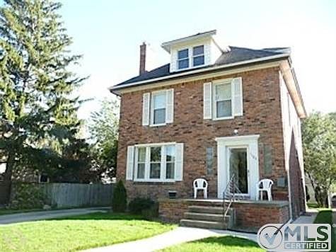 1185 LARKMOOR.