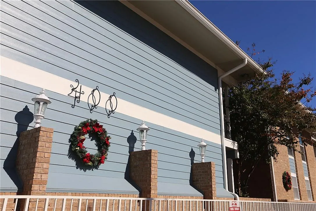 2 bed, 2.0 bath, 832 sqft, $1,750 — Photo 1