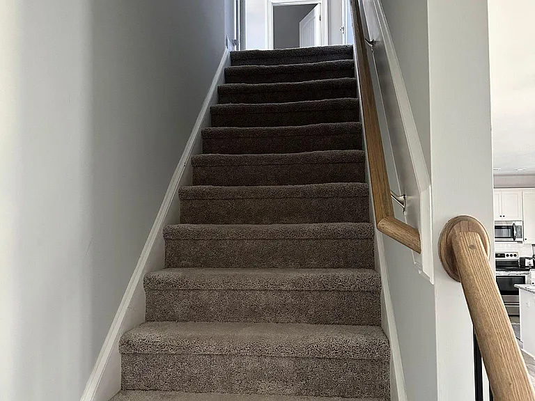 152 Hanover Ct — Photo 14