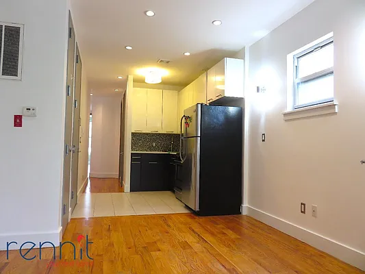 Rented by Rennit Inc. | media 50