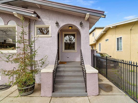 3rd image of 931 Bancroft Way