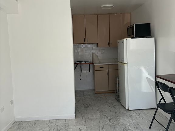 2nd image of 1815 Nereid Ave #1