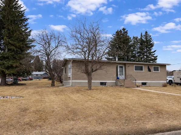 5336 52nd St N, Rocky Mountain House, AB T4T 1G9