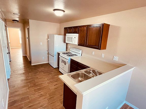 4th image of 3491 Magdalena Ave