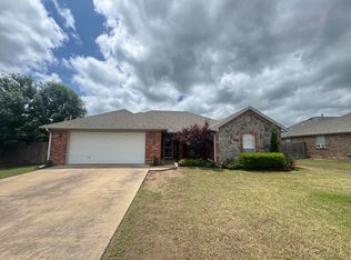 3880 Highland Dr, Tahlequah, OK 74464