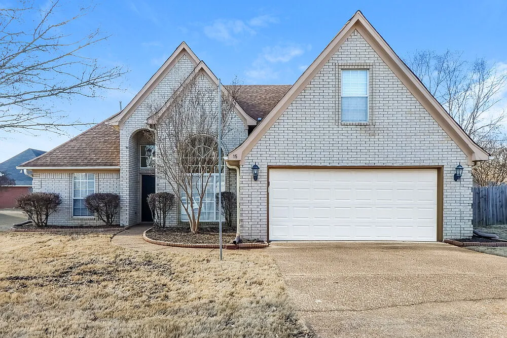 3 bed, 2.0 bath, 1831 sqft, $1,940 — Photo 1