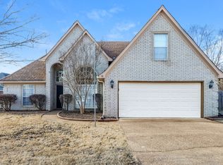 15 Oakland Woods Cv, Oakland, TN 38060