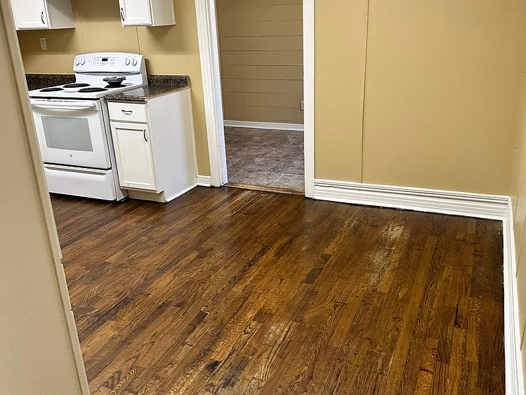 117 N Ash St — Photo 6