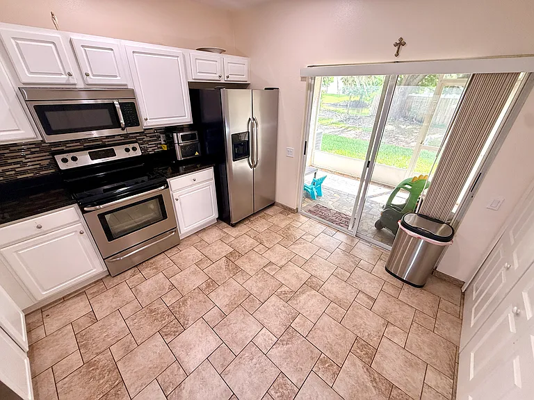 1120 Kennewick Ct — Photo 13