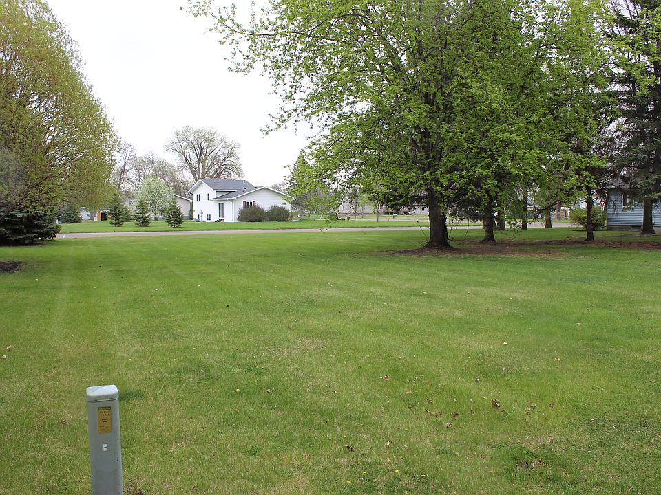 2nd image of 402 6th Ave W