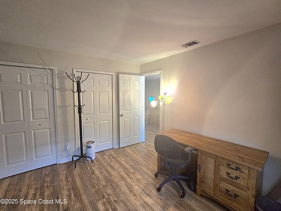 5th image of 3081 Sir Hamilton Cir #10
